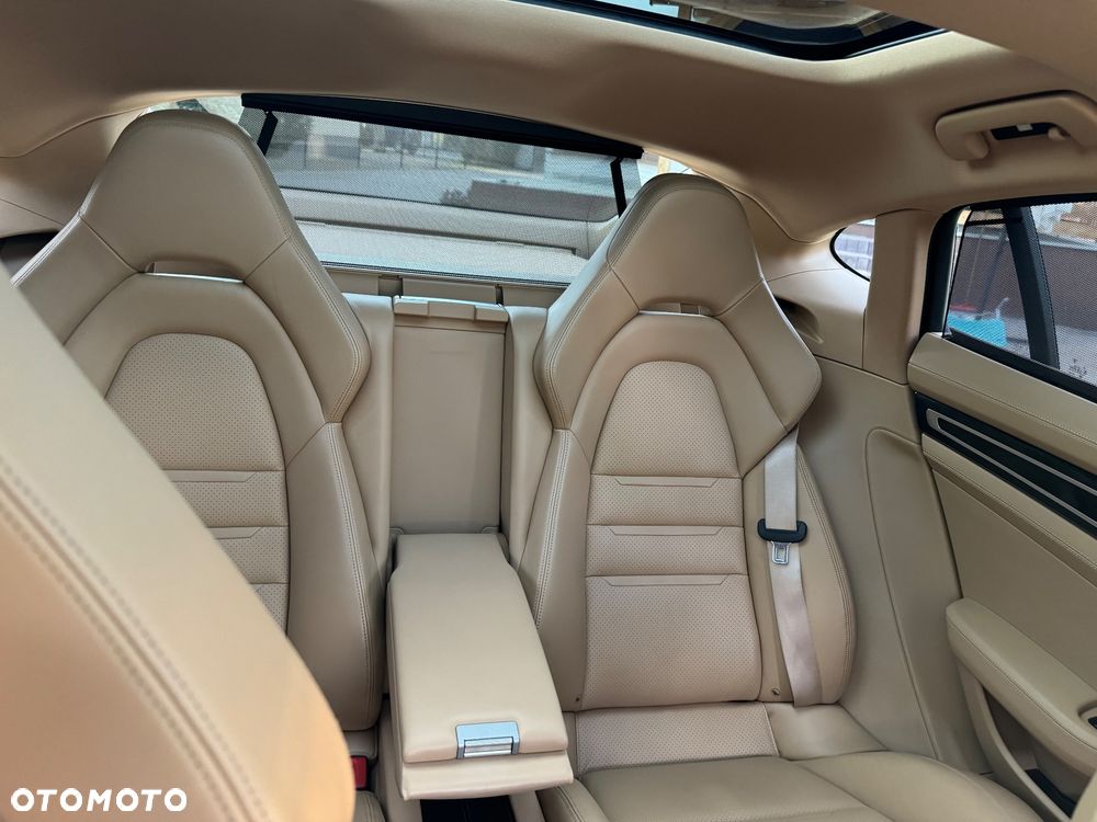 Porsche Panamera 4S - 15