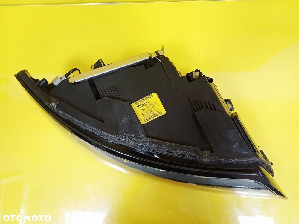 REFLEKTOR LAMPA SOCZEWKA PRAWY PRZÓD VOLVO V50 I 30698886 NR104 - 5