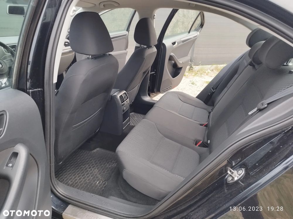 Volkswagen Jetta 1.2 TSI Comfortline - 13