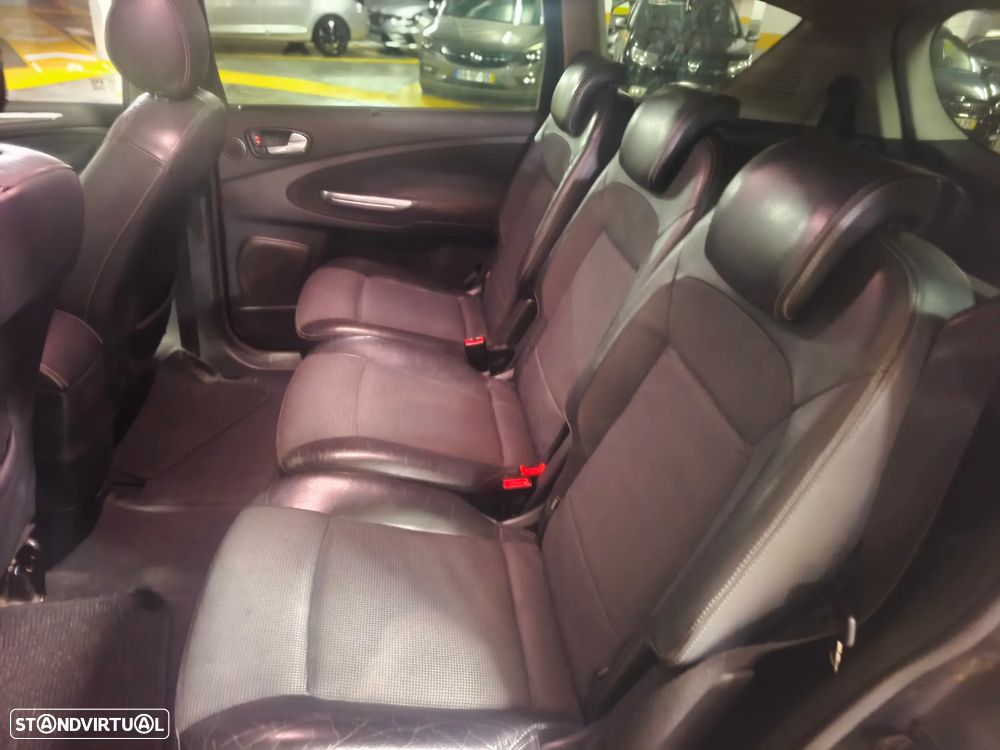Ford S-Max 1.8 TDCi Titanium 7L - 19