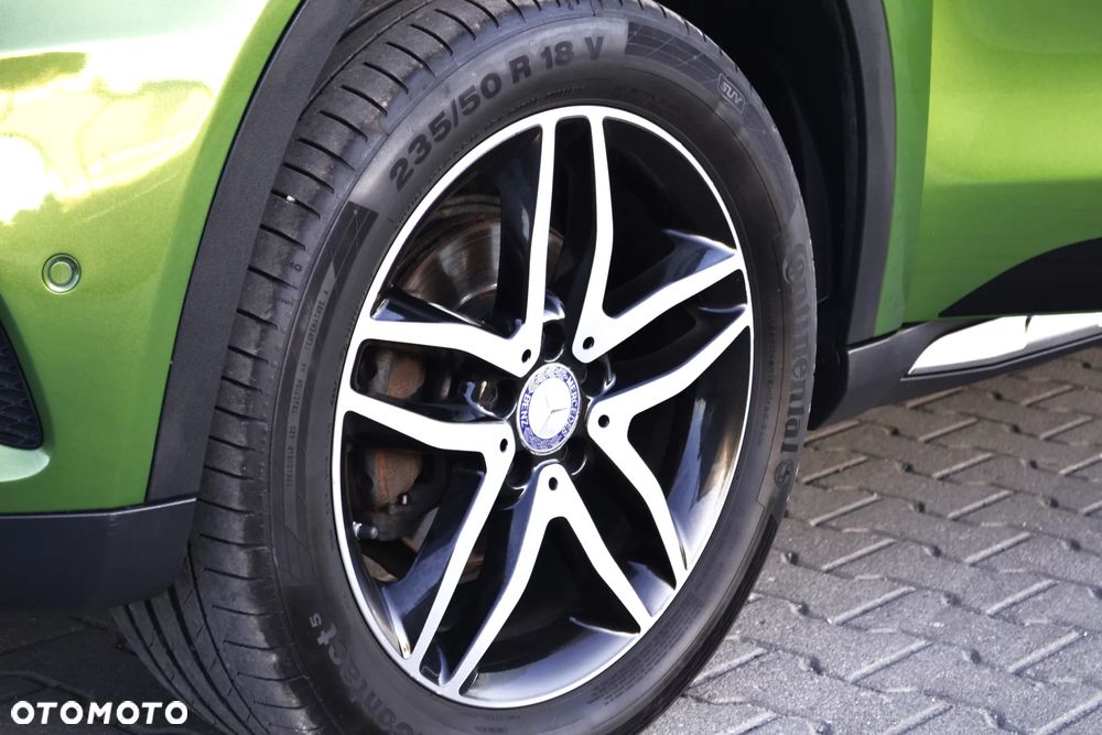 Mercedes-Benz GLA 180 d Activity Edition - 20