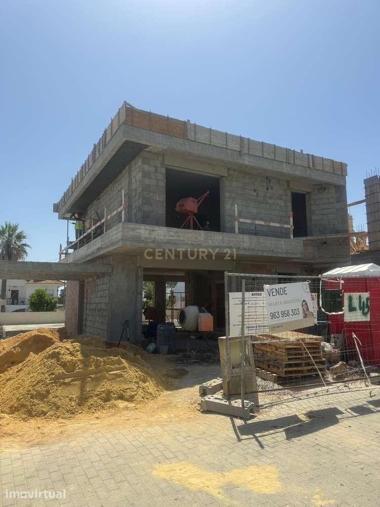 Moradia Nova em construção - Grande imagem: 2/18