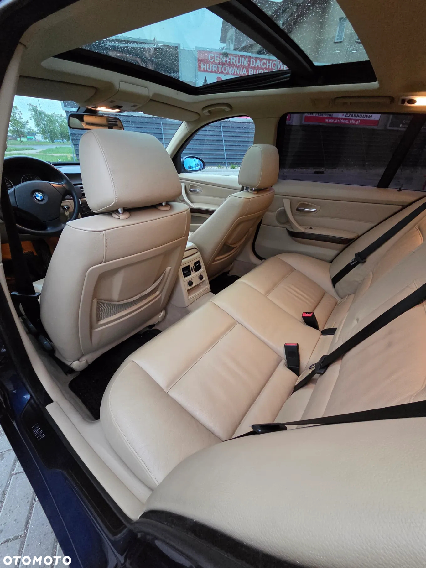 BMW Seria 3 325xi Touring - 13