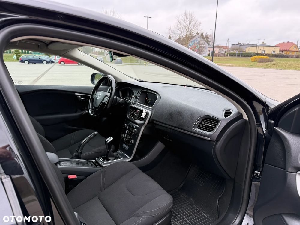 Volvo V40 D2 Momentum - 14