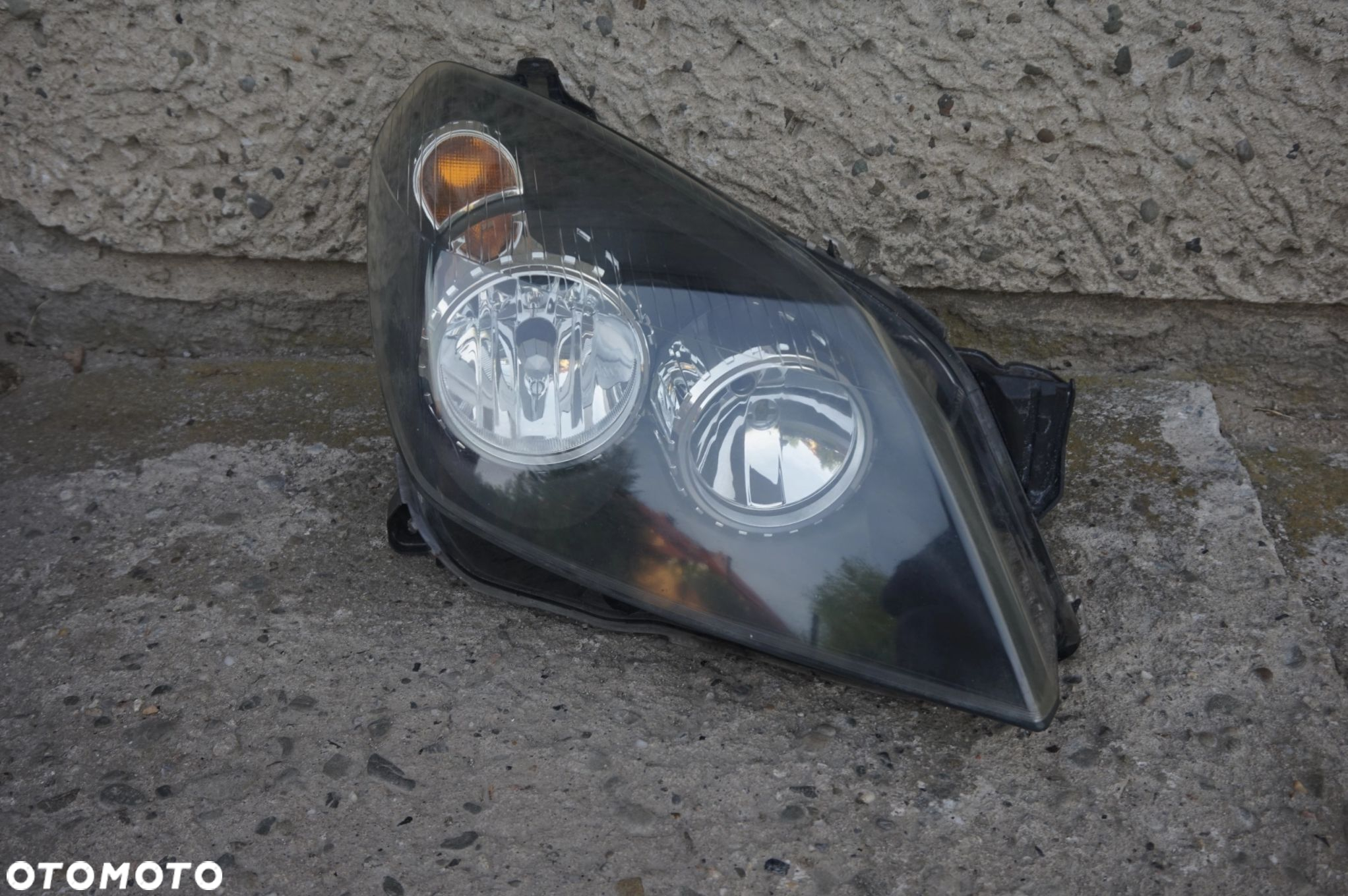 LAMPA PRZEDNIA PRAWA OPEL ASTRA III H - 2