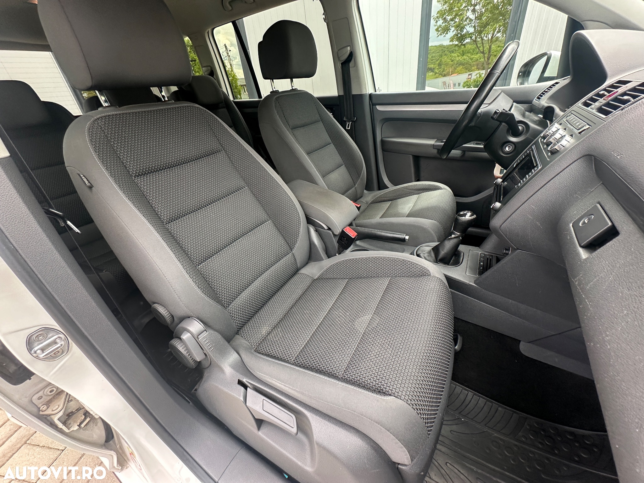 Volkswagen Touran 2.0 TDI BlueMotion Technology Comfortline - 20