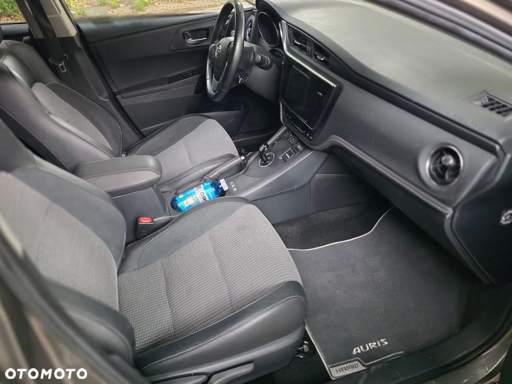 Toyota Auris Hybrid 135 Prestige - 7