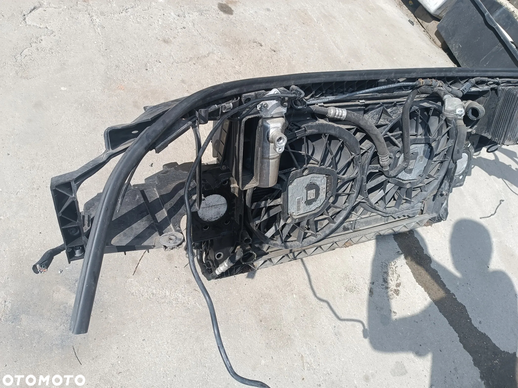 PAS PRZEDNI KOMPLETNY WENTYLATOR CHŁODNICE BELKA AUDI A8 D3 LIFT 4.2 TDI - 4
