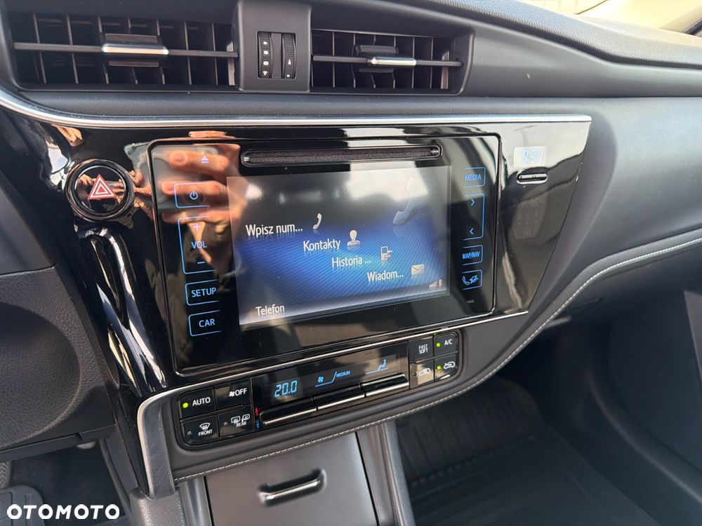 Toyota Auris 1.6 Premium - 26