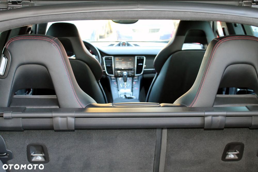 Porsche Panamera GTS - 19