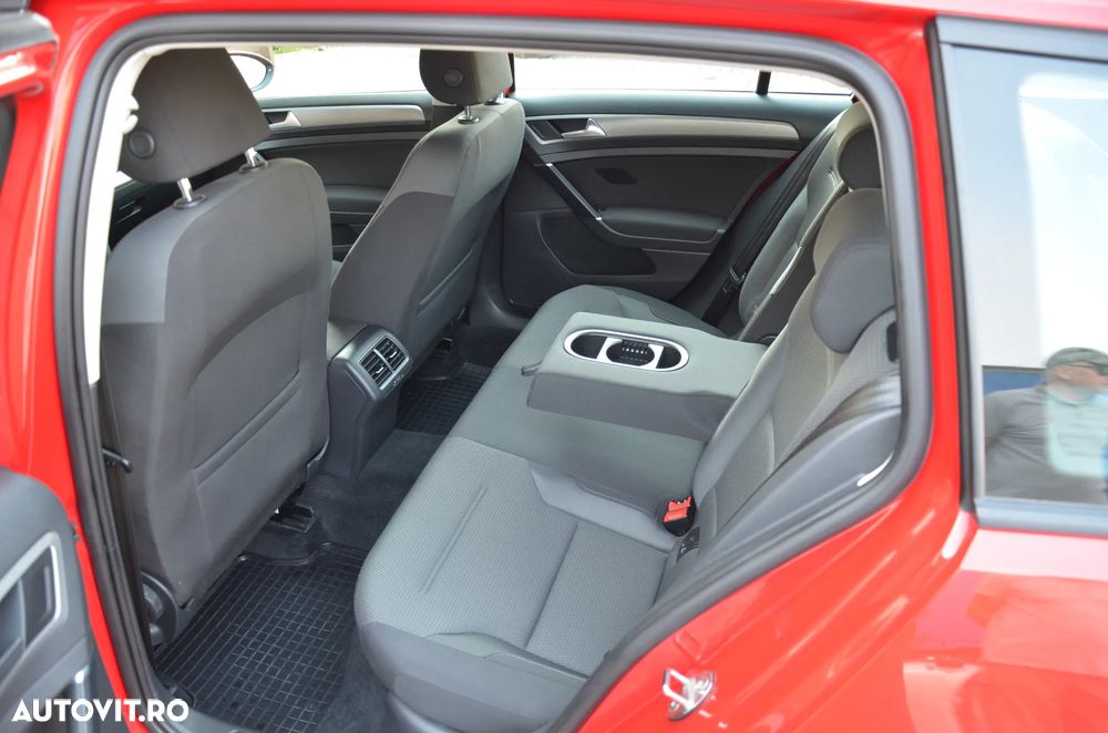 Volkswagen Golf 1.6 TDI DPF BMT DSG Trendline - 23