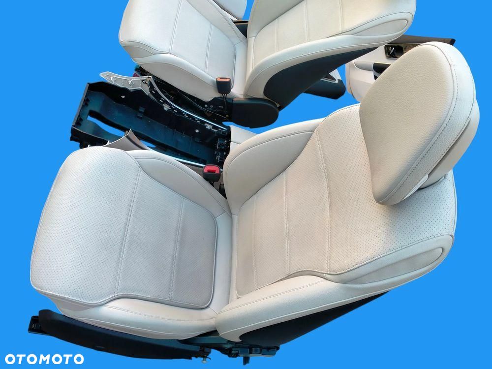 Mercedes W206 SEDAN AVANTGARDE Fotele Przód Kanapa Boczki Drzwi Tapicerki - 5