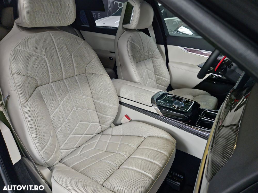 BMW M7 M760e xDrive - 13