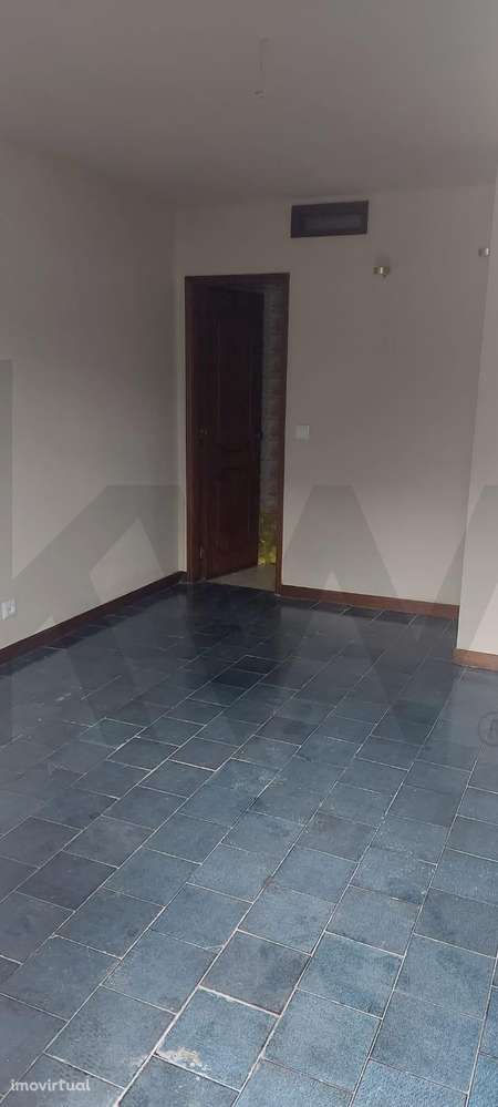 Gabinete/ Escritório/ Loja  (12m2) em Gaia – 300€/mês – Entrada Direta - Grande imagem: 2/6