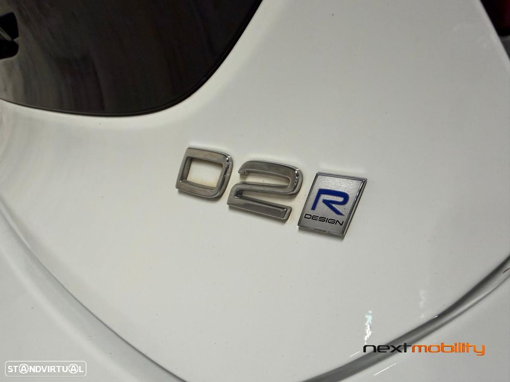 Volvo V40 2.0 D2 R-Design - 9