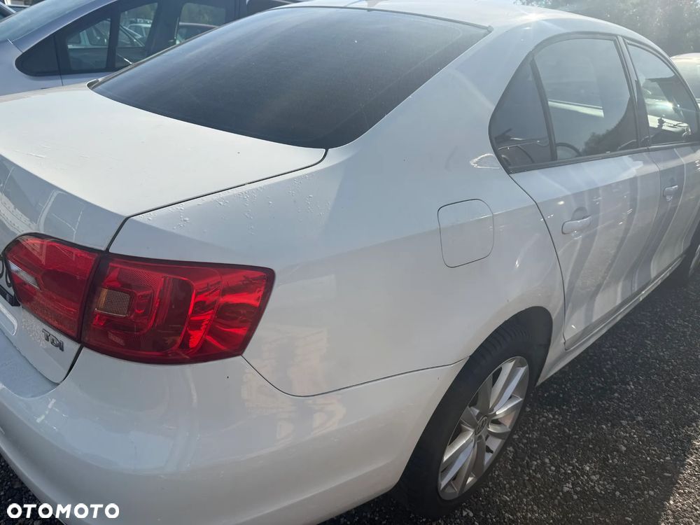VW JETTA 10-18  PRÓG BŁOTNIK TYLNY PRAWY LUB LEWY 5C6