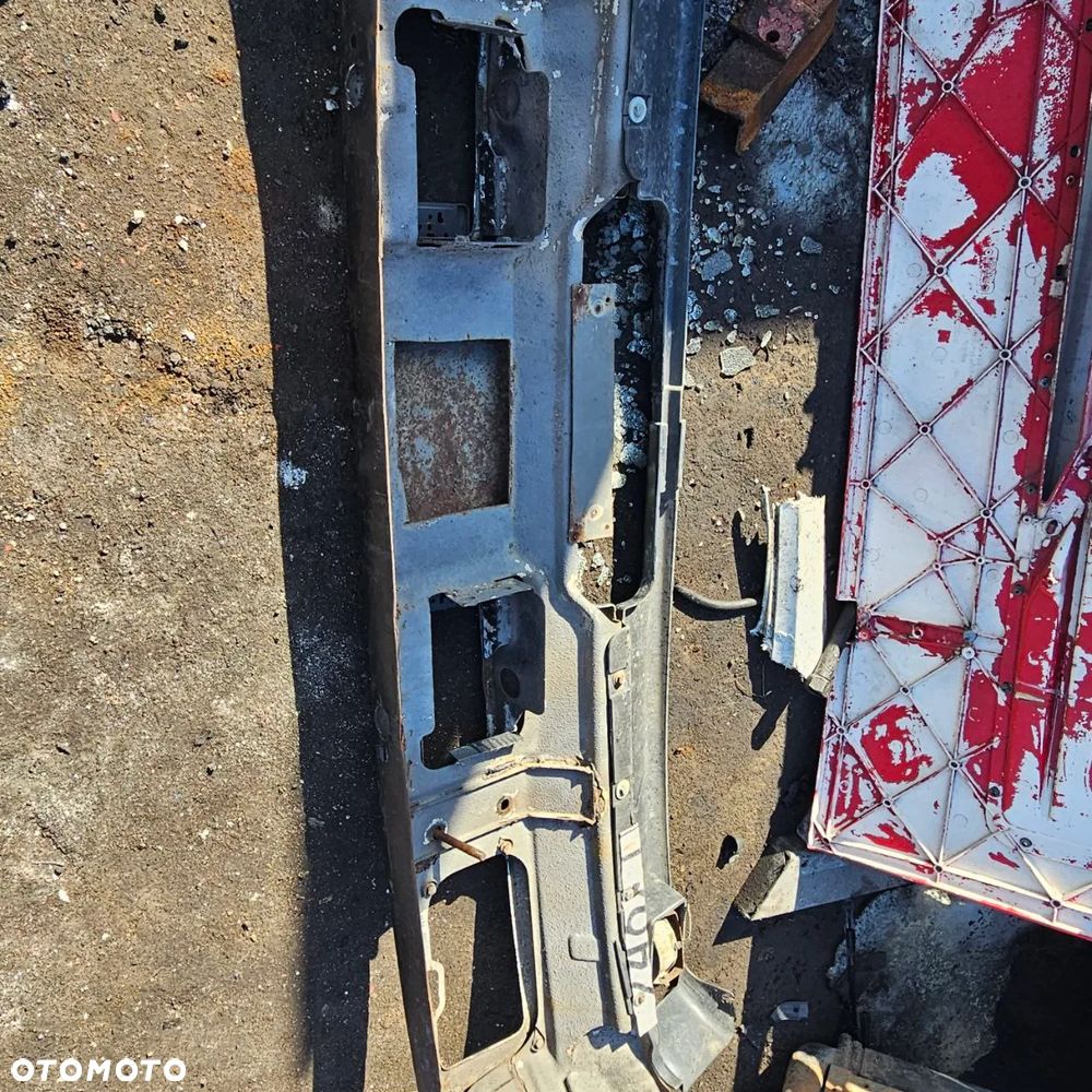 Zderzak przód / przedni / Volvo FL 6 Euro 5 - 3