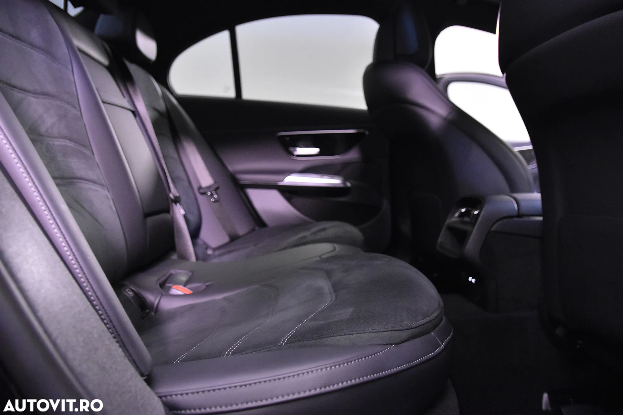 Mercedes-Benz E 220 d Aut. - 13