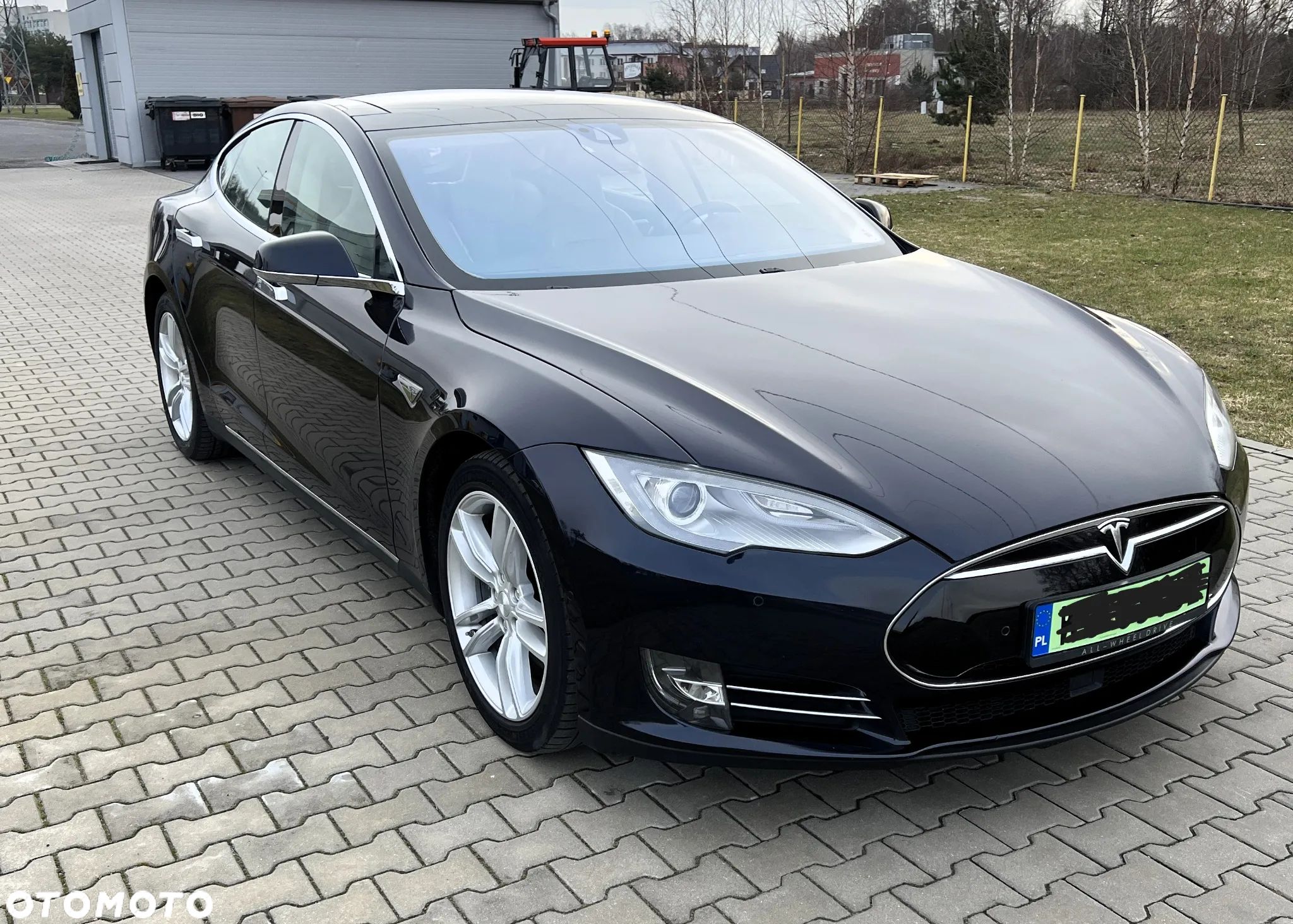Tesla Model S 85D Allradantrieb - 1