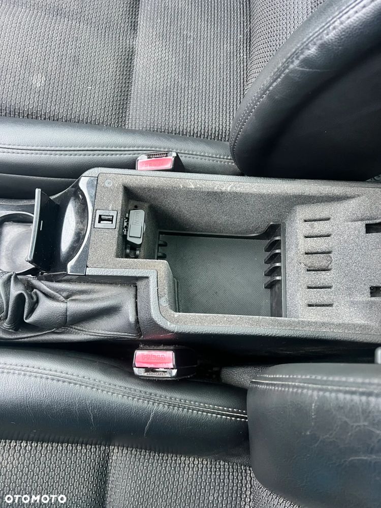 Peugeot 407 2.0 Premium Navtech - 14