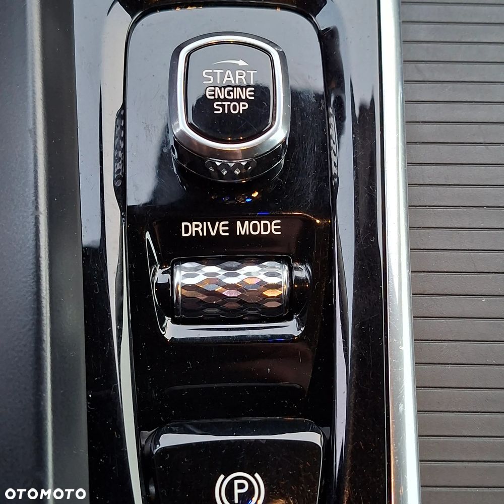 Volvo V60 D4 Geartronic Momentum - 26