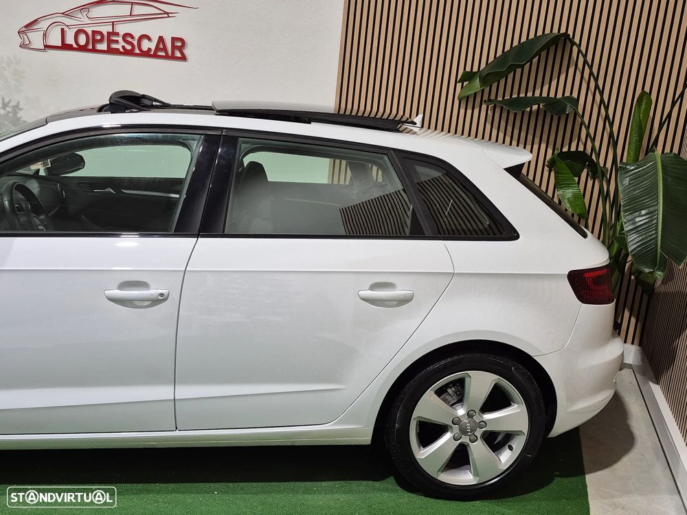 Audi A3 Sportback 1.6 TDI Attraction Special Edition - 4