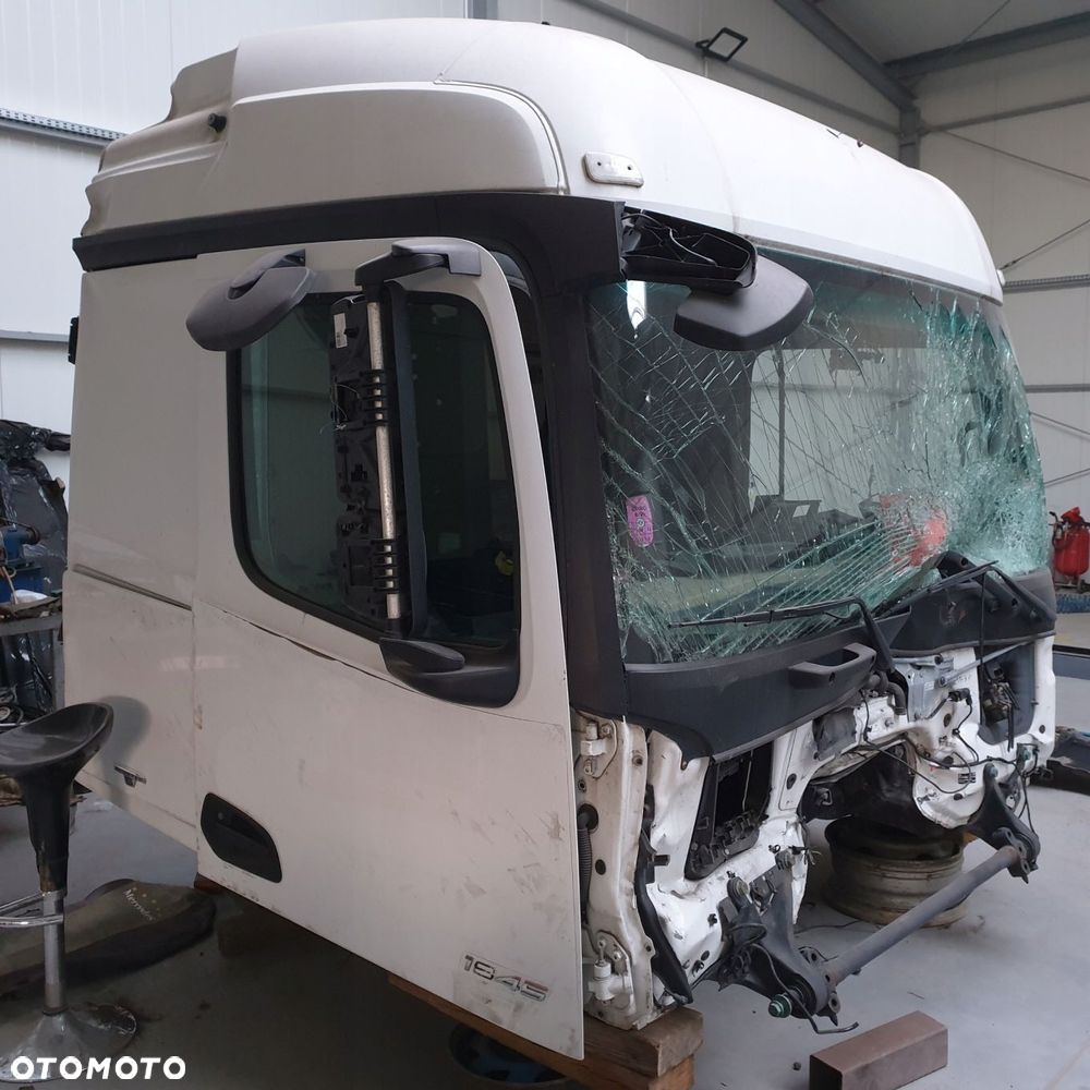 actros mp4 kabina szeroka stream space 2500 goła konstrukcja - 1