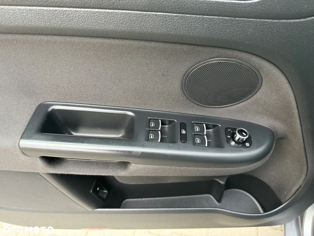 Volkswagen Golf Plus 1.6 TDI Highline DSG - 14
