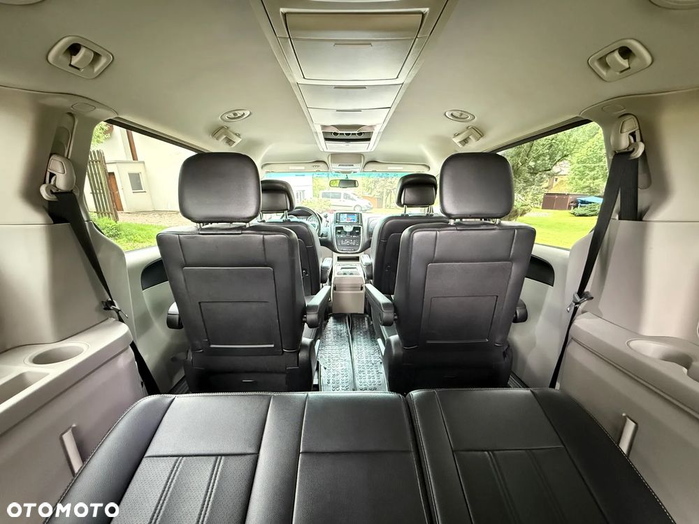 Chrysler Town & Country 3.6 Touring - 35