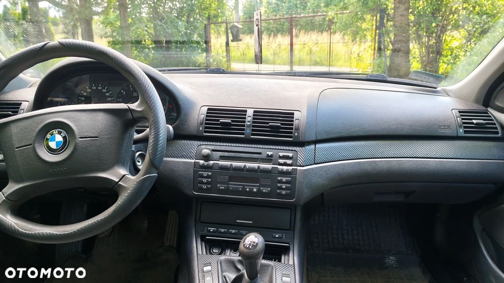 BMW Seria 3 318i - 9