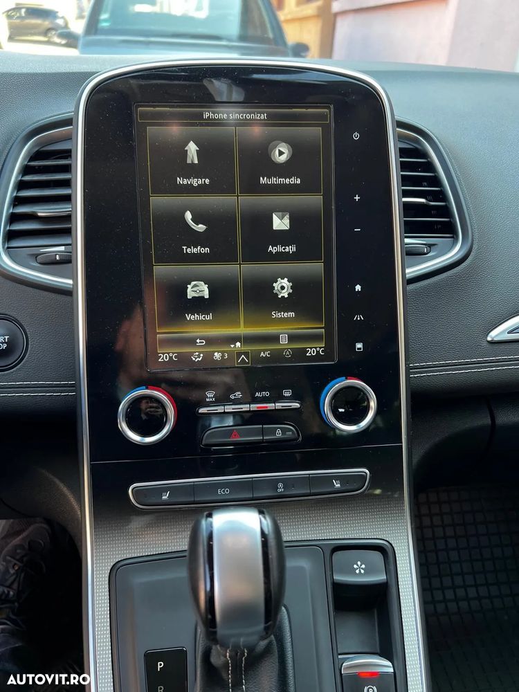 Renault Grand Scenic - 11
