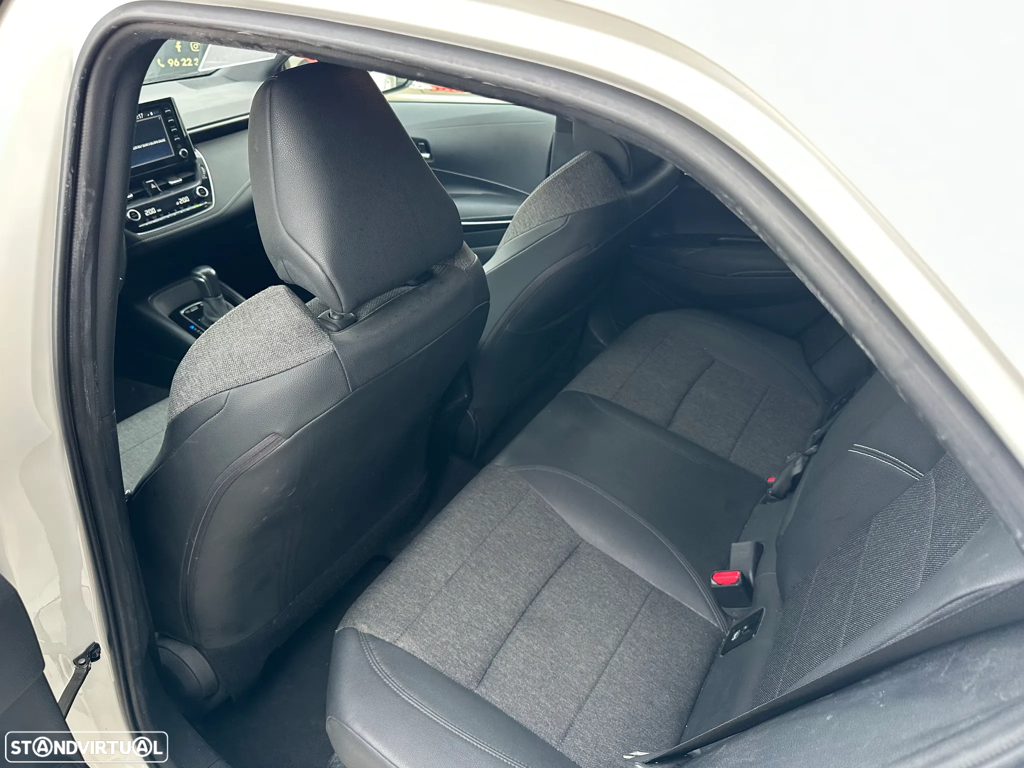 Toyota Corolla 1.8 Hybrid Comfort+P.Sport - 10