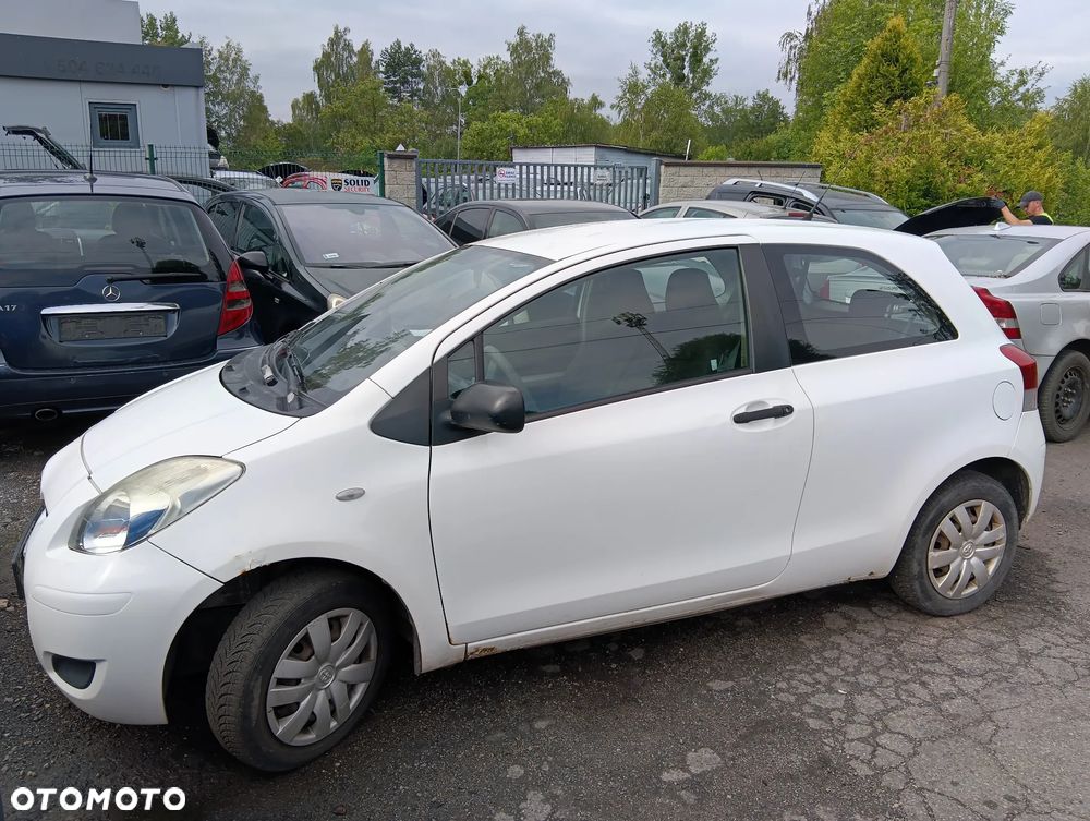 *TOYOTA YARIS II* Samochód na części - 1