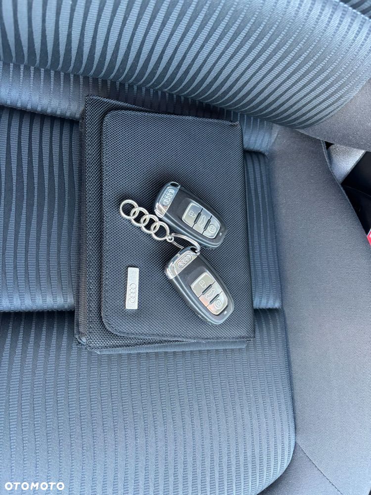 Audi A4 Limousine - 19