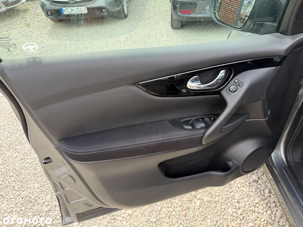 Nissan Qashqai 1.6 DIG-T N-Connecta - 30