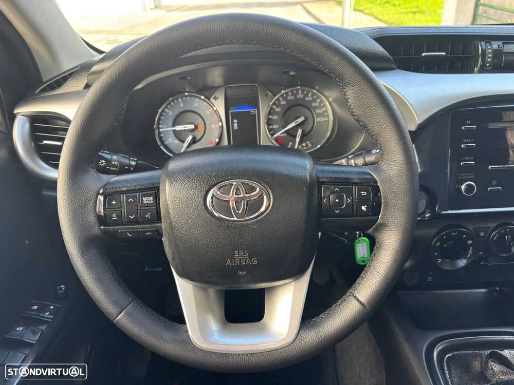 Toyota Hilux 2.4 D-4D 4WD CD CM - 19