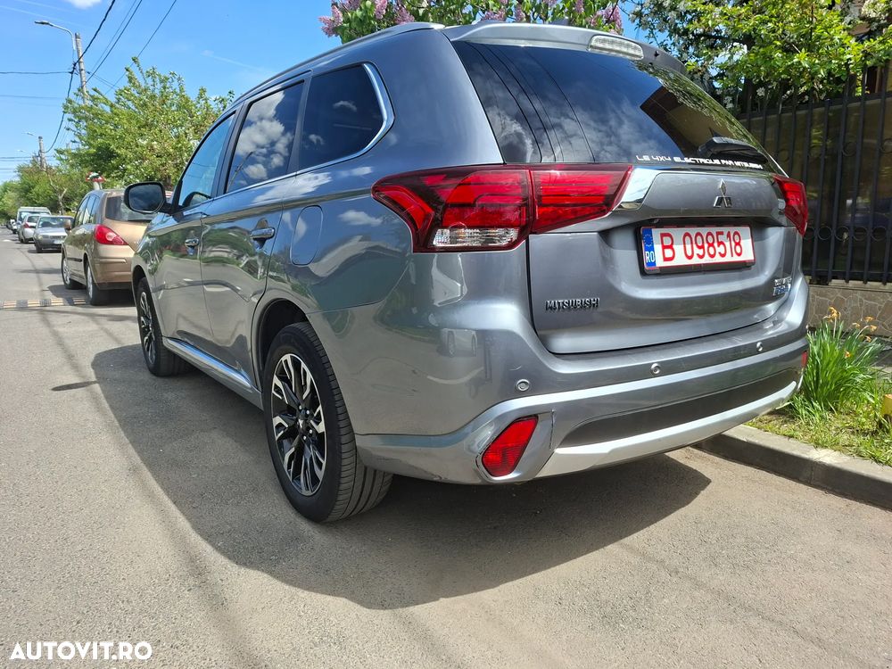 Mitsubishi Outlander - 31