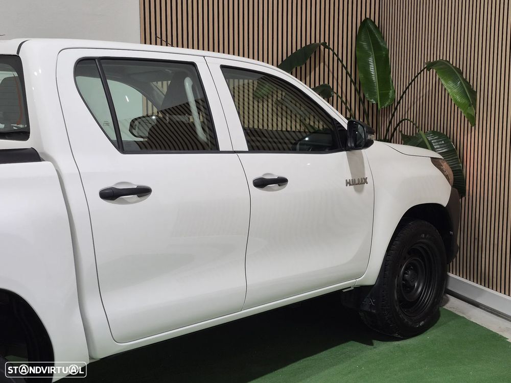 Toyota Hilux 2.4D-4D 4X4 | GARANTIA | NACIONAL - 3 LUG - 2020 - 9