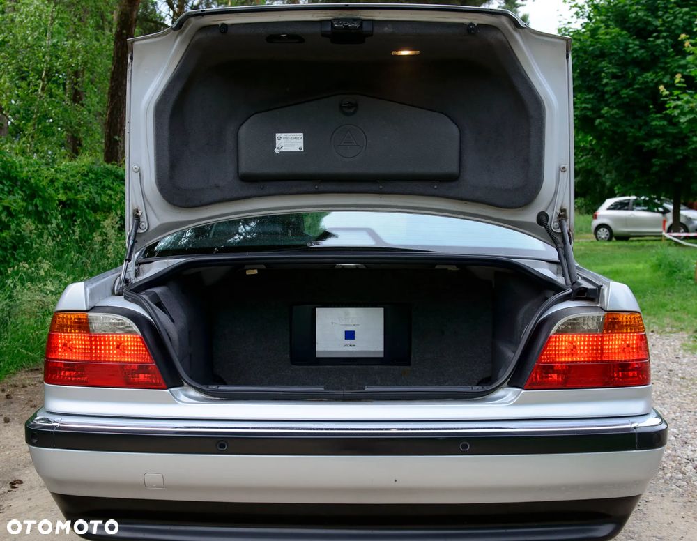 BMW Seria 7 740i - 15
