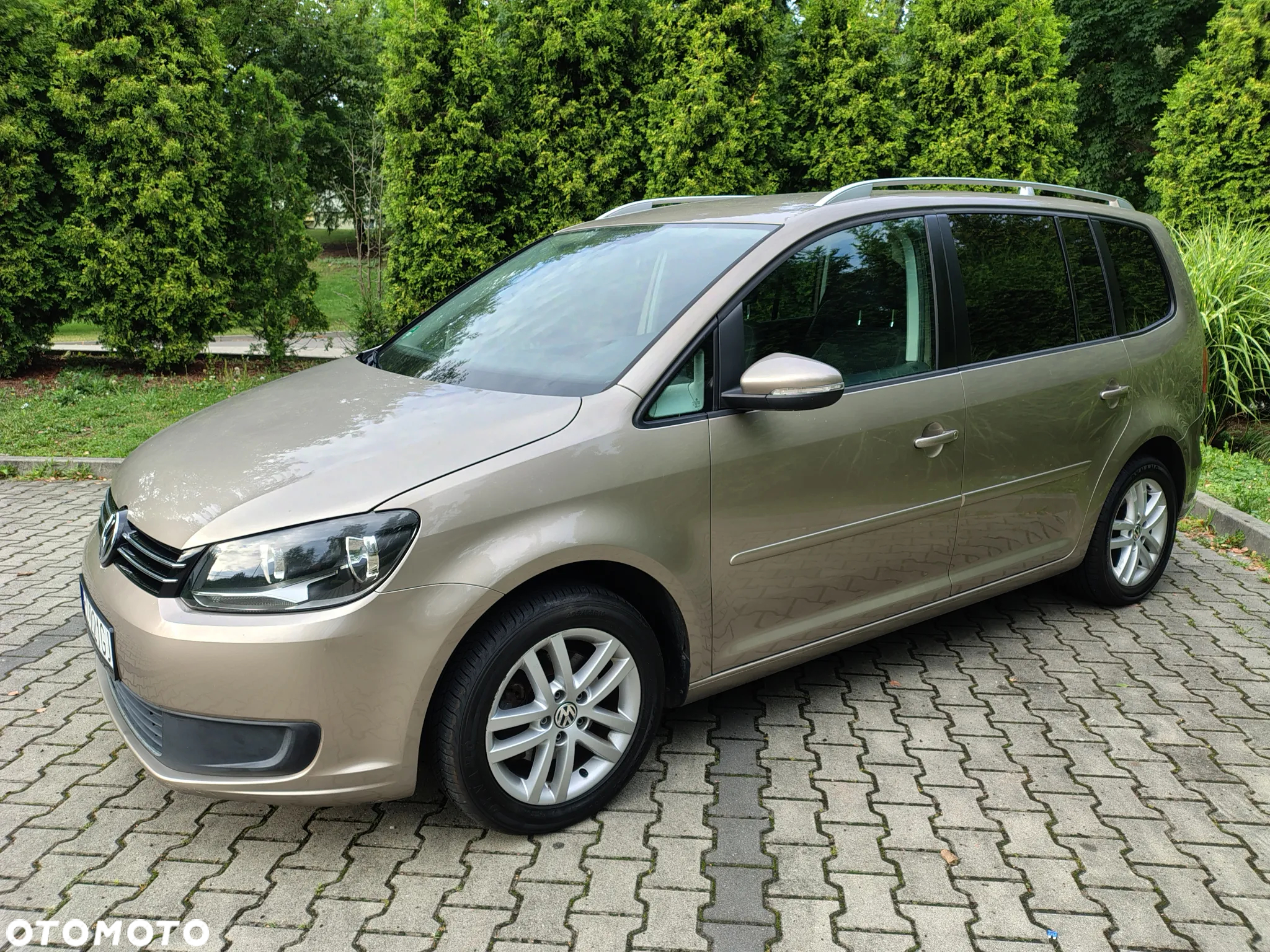 Volkswagen Touran 1.6 TDI DPF BlueMotion Technology Highline - 4
