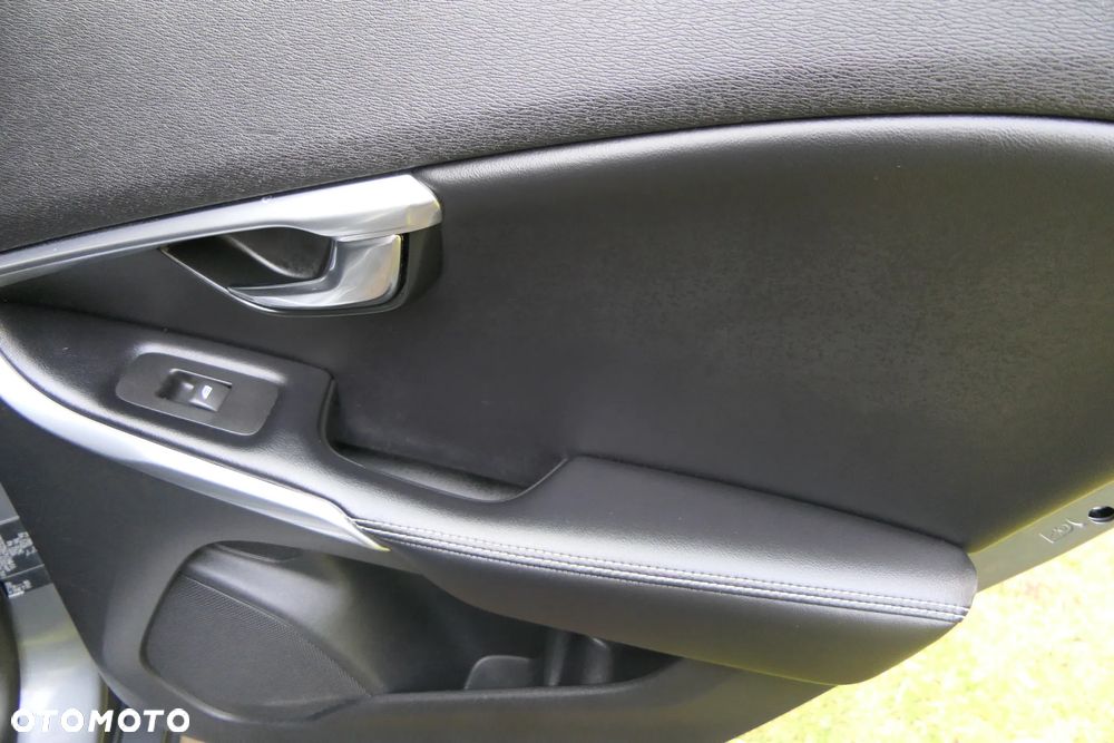 Volvo V40 D2 RDesign - 31