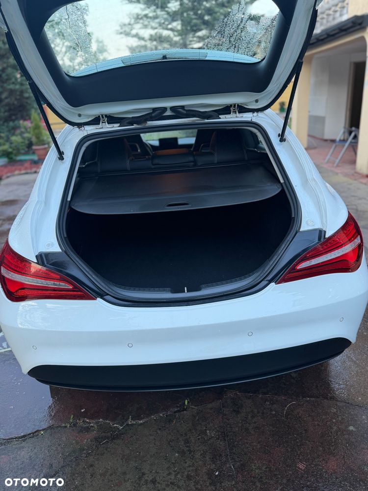 Mercedes-Benz CLA 180 UrbanStyle Edition - 3