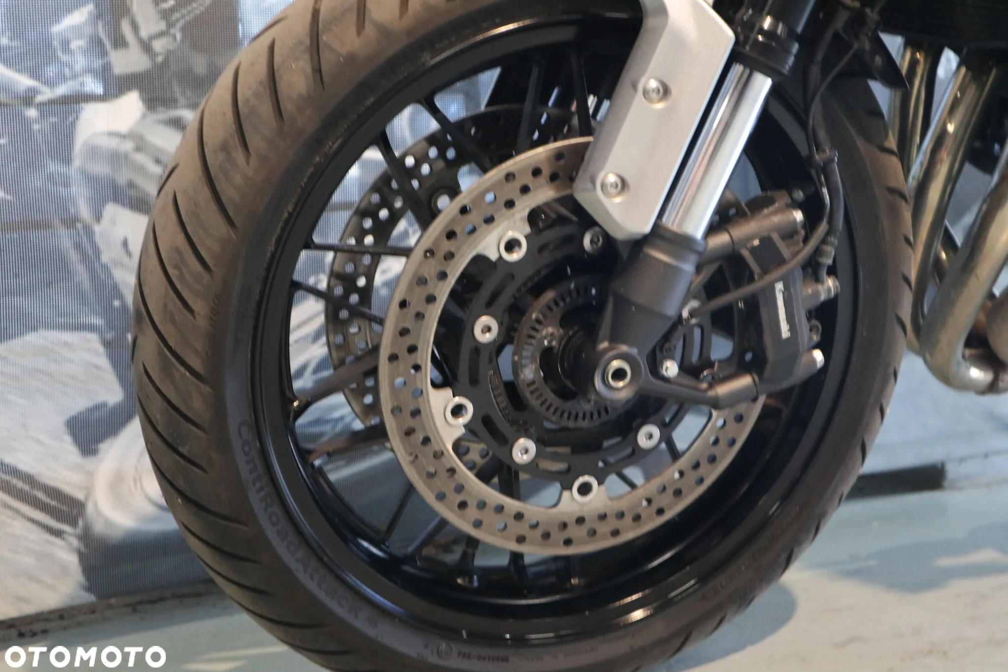 Kawasaki Z 900 RS - 3