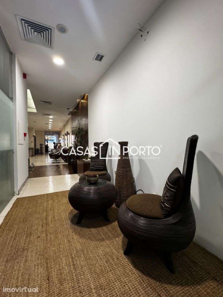 Loja de Prestígio no coração do Porto - Grande imagem: 4/13