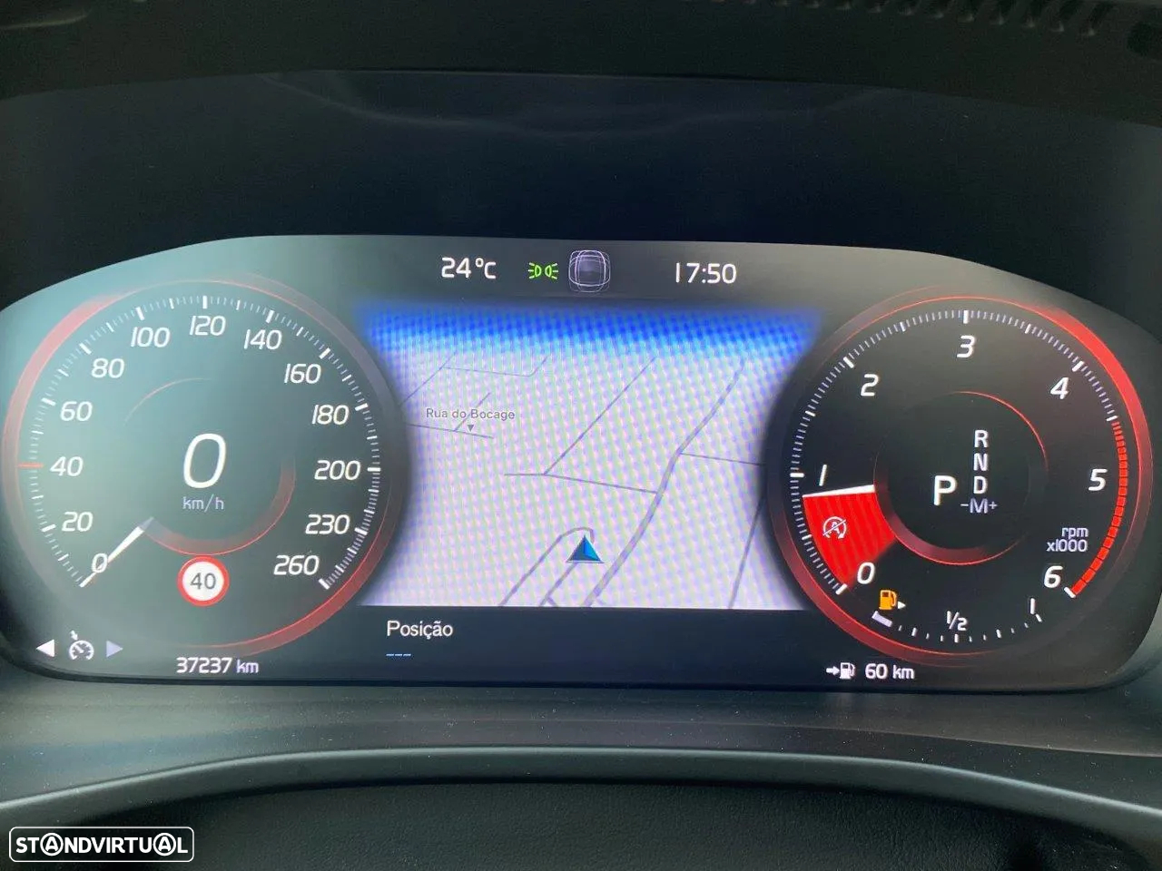 Volvo XC 40 2.0 D3 Momentum Plus Geartronic - 11