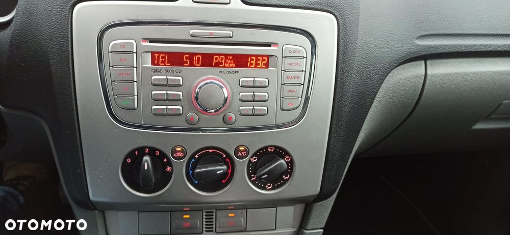 Ford Focus 1.6 16V Titanium - 11