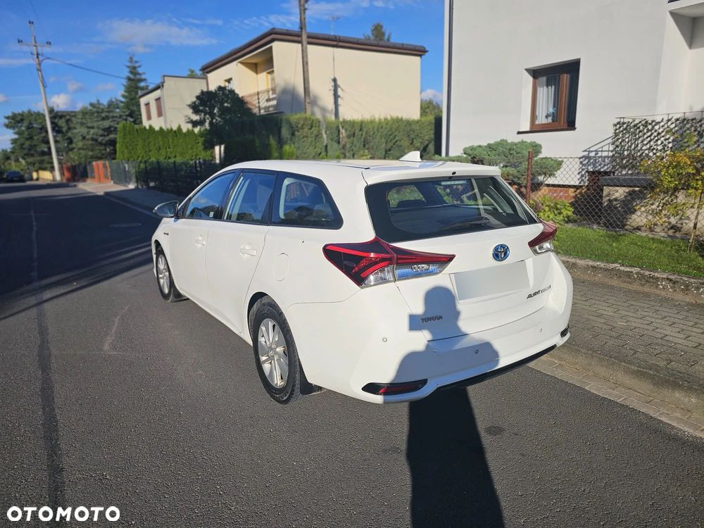 Toyota Auris Hybrid 135 Active - 13