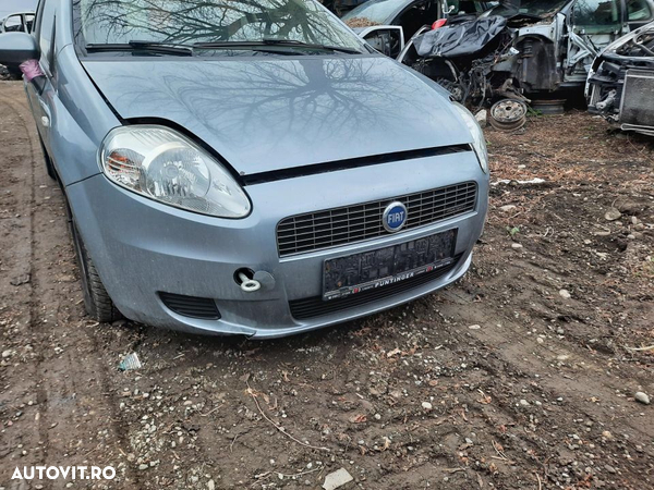 Dezmembrez Fiat Punto