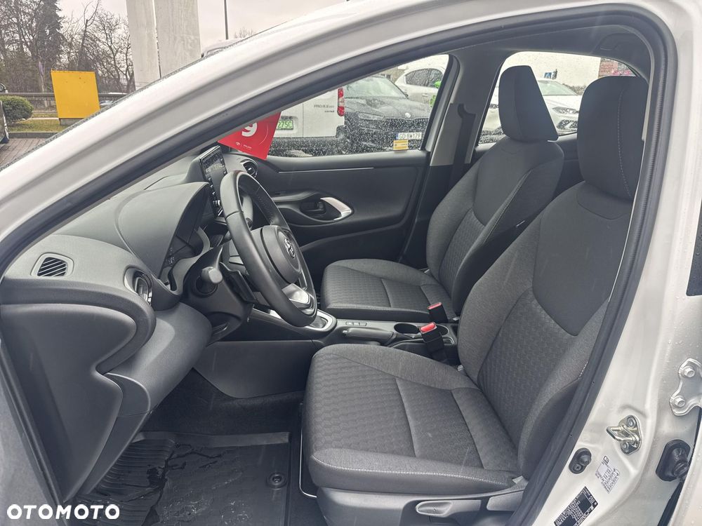 Toyota Yaris 1.5 Comfort CVT - 12