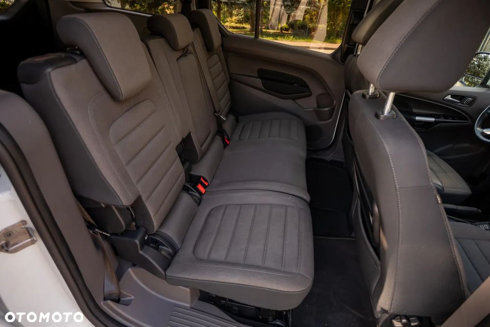 Ford Tourneo Connect Grand - 33